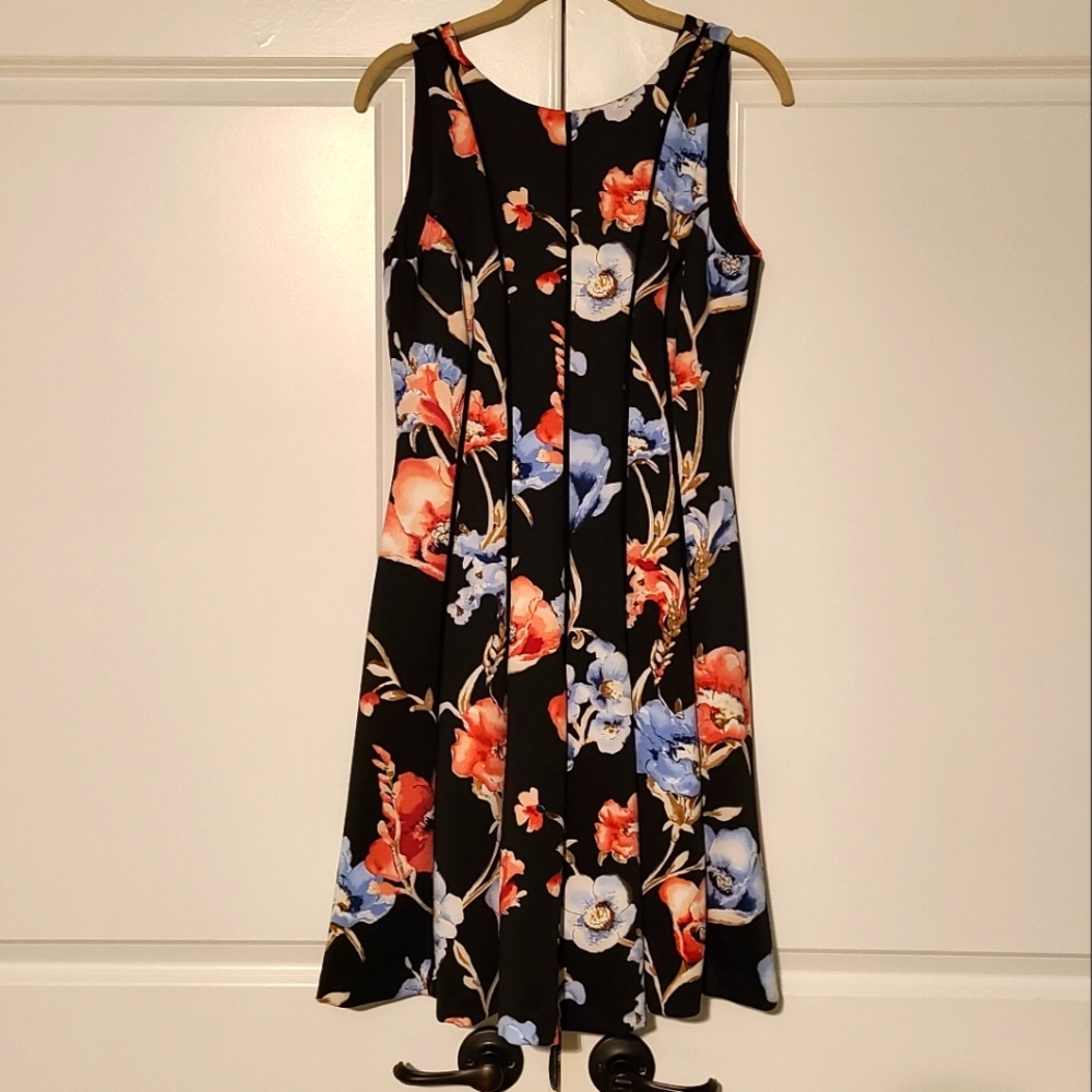 White House Black Market Black Floral Knee Length Dress, size 6
